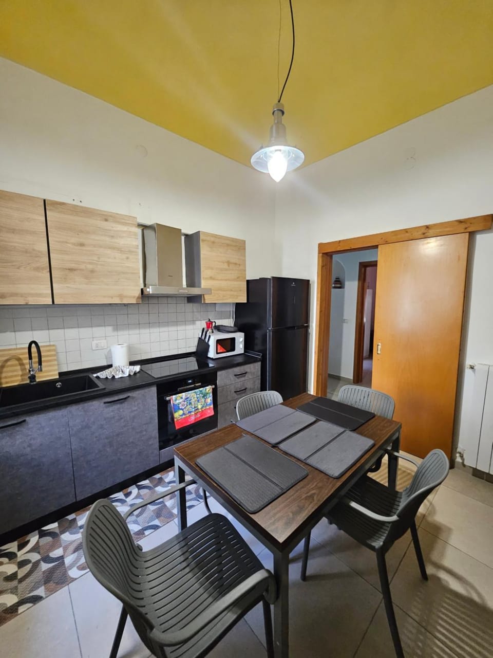 Kitchen or kitchenette, Dining area, oven, stove