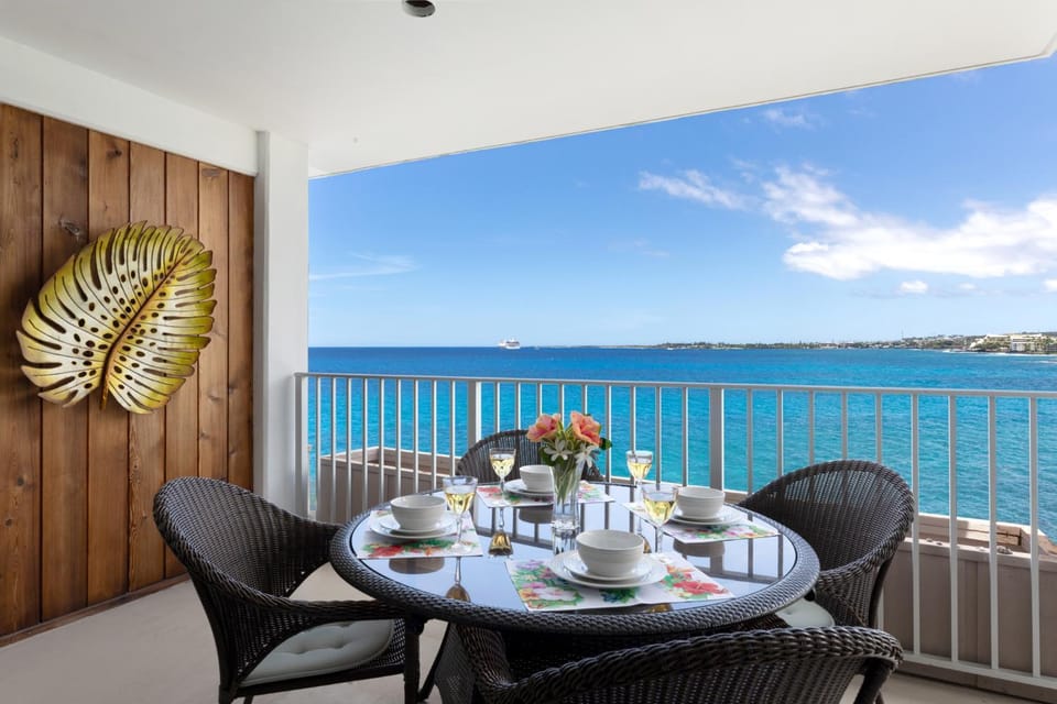 Natural landscape, Balcony/Terrace, Seating area, Sea view