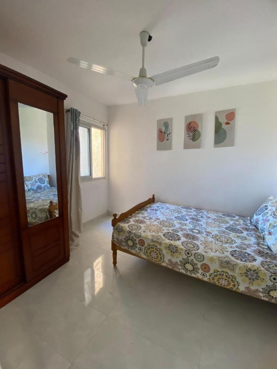 Patio, Bed, Garden, View (from property/room), Photo of the whole room, Decorative detail, Decorative detail, Bedroom, Quiet street view, Inner courtyard view, wardrobe