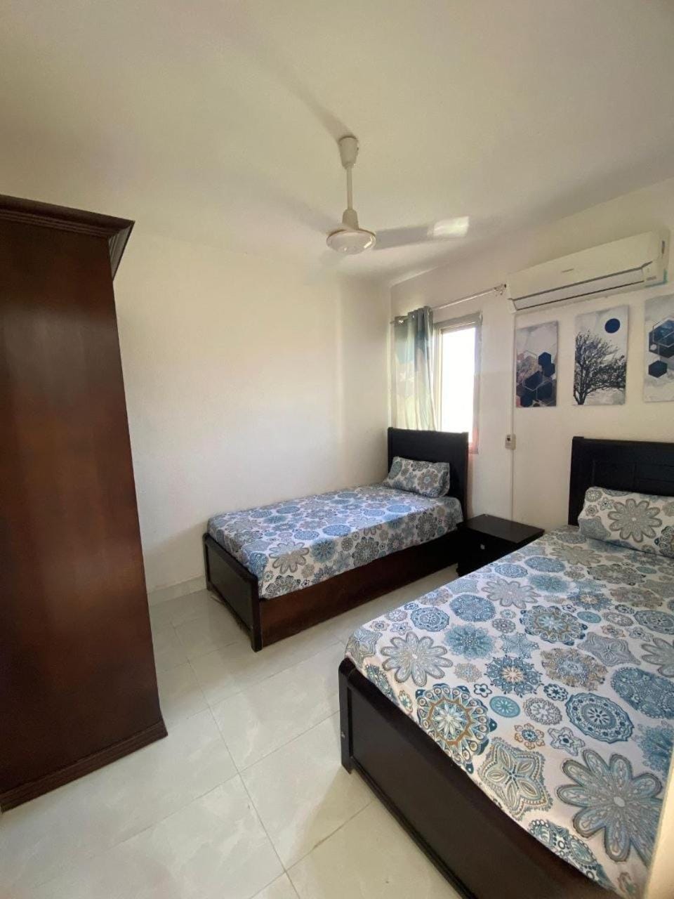Bed, Garden, Photo of the whole room, Decorative detail, Bedroom, wardrobe, air conditioner
