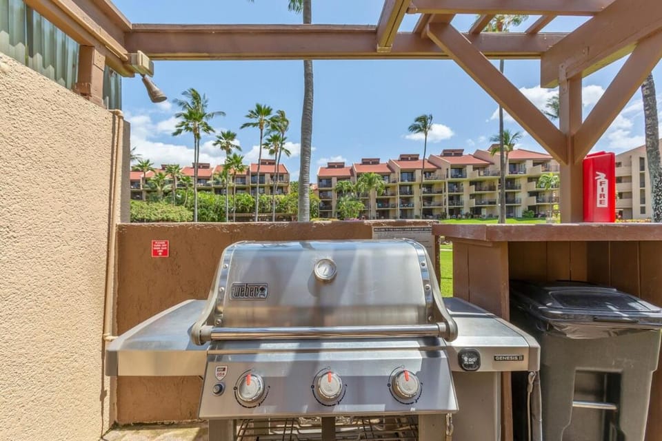 Kamaole Sands 8-204- Kihei resort condo, AC, across street from beach Apartment in Wailea