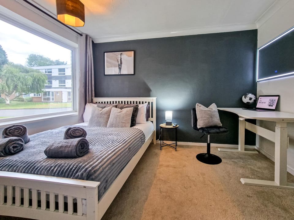 Bed, Bedroom