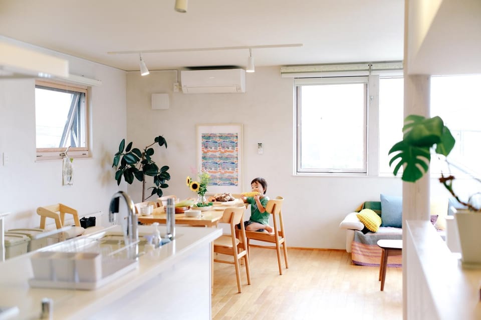 Dining area, Food