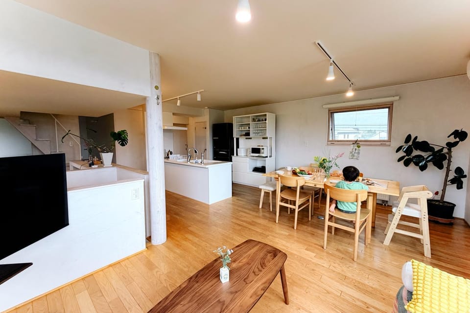 TV and multimedia, Living room, Dining area