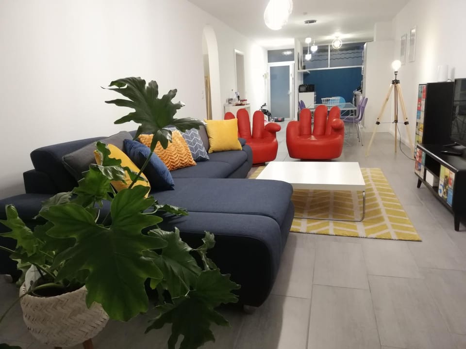 Communal lounge/ TV room, TV and multimedia, Kitchen or kitchenette, Living room, Seating area