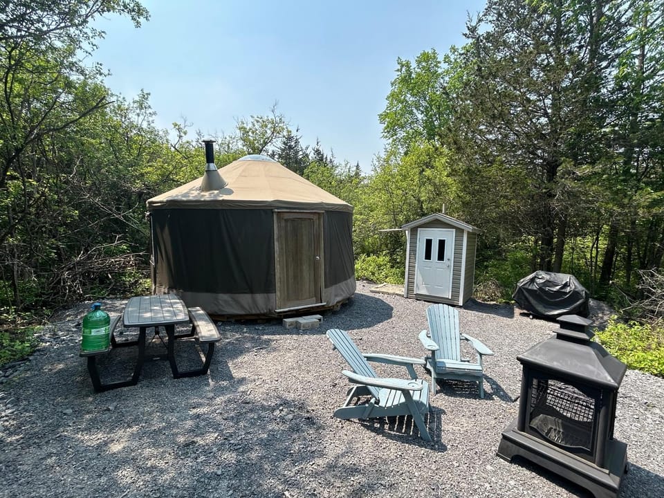 Glampanee - off grid SITE 2 Luxury tent in Greater Napanee