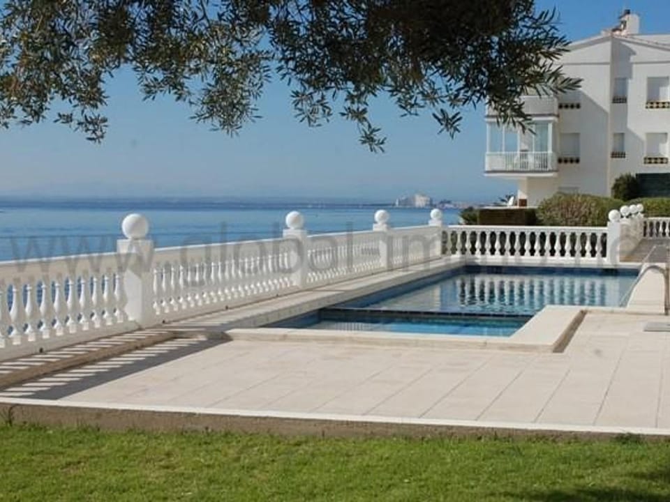 MEDITERRANEO B. Disfruta de la tranquilidad de una zona privilegiada con unas vistas espectaculares al mar. - ES-258-154 Apartment in Roses