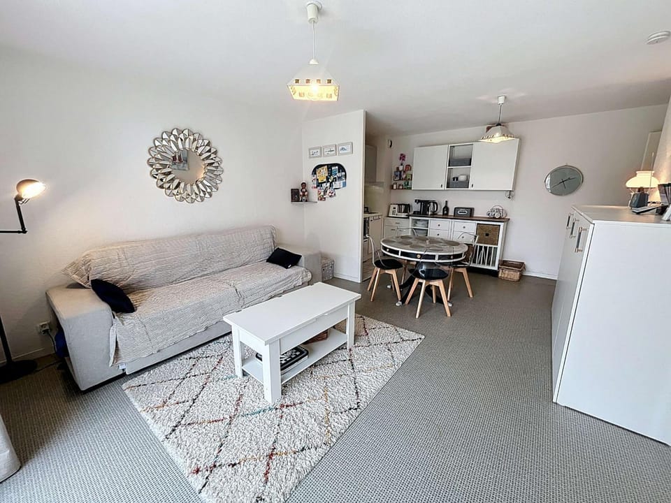 Charmant appart 1 chambre, 4 pers, balcon, parking, wi-fi - FR-1-361-569 Apartment in Jullouville