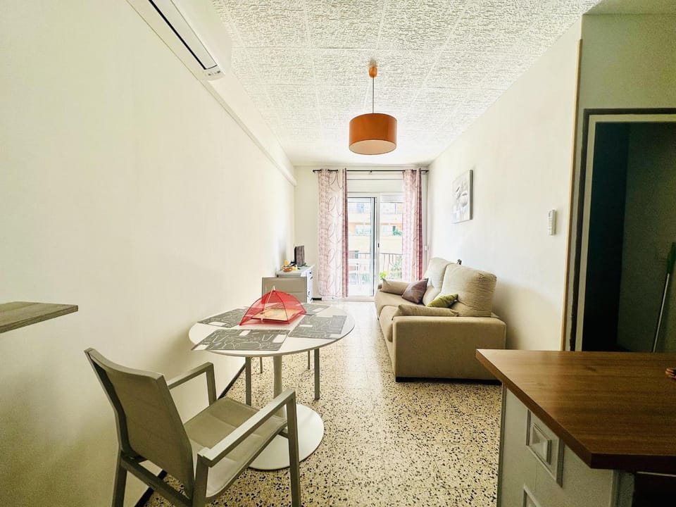CLAUDIA A. Apartamento playa Roses – terraza y confort - ES-258-153 Apartment in Roses
