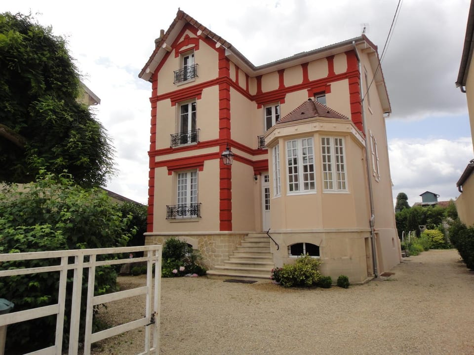 Property building, Facade/entrance