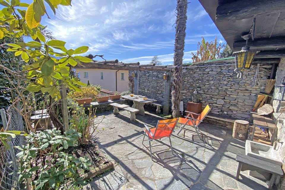 Rustico Luna by HolAp SA House in Locarno