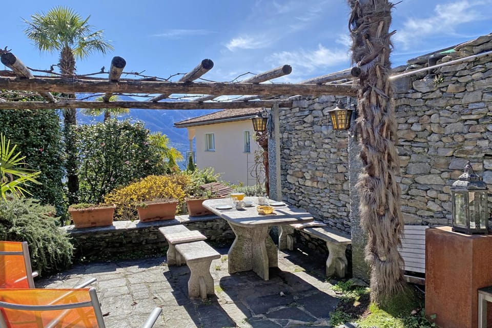 Rustico Luna by HolAp SA House in Locarno