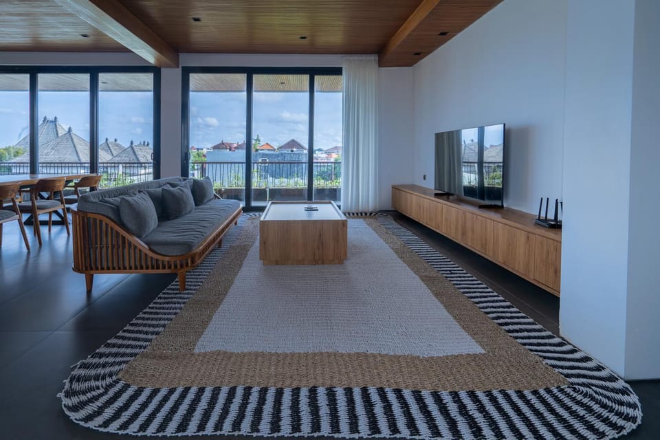 Communal lounge/ TV room, Natural landscape, Living room, Evening entertainment