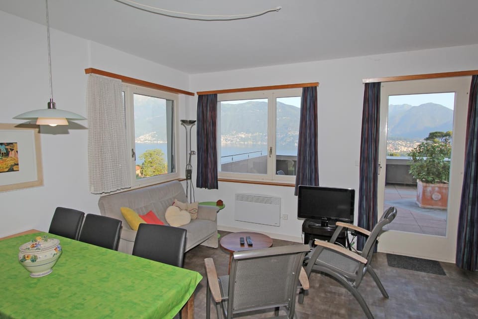 Res Roncaccio, Bilancia by HolAp SA Apartment in Ascona