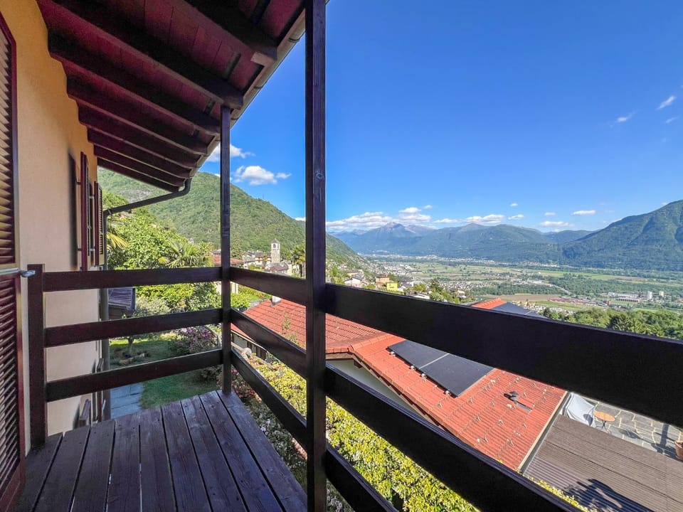 Casa Kasia by HolAp SA House in Locarno