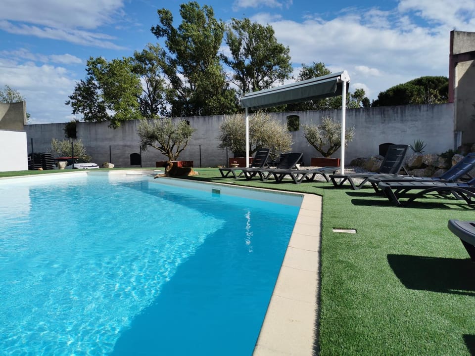 Swimming pool