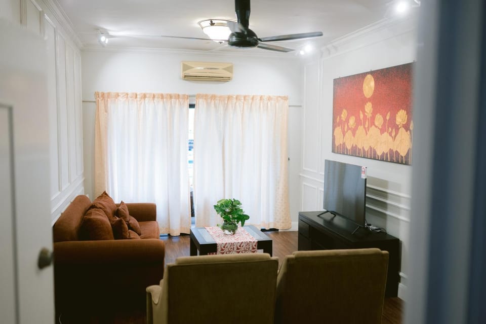 Living room, Seating area, air conditioner
