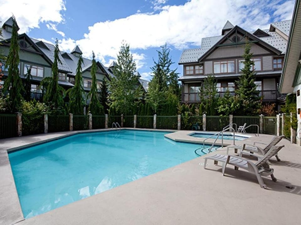 Hot Tub, Swimming pool
