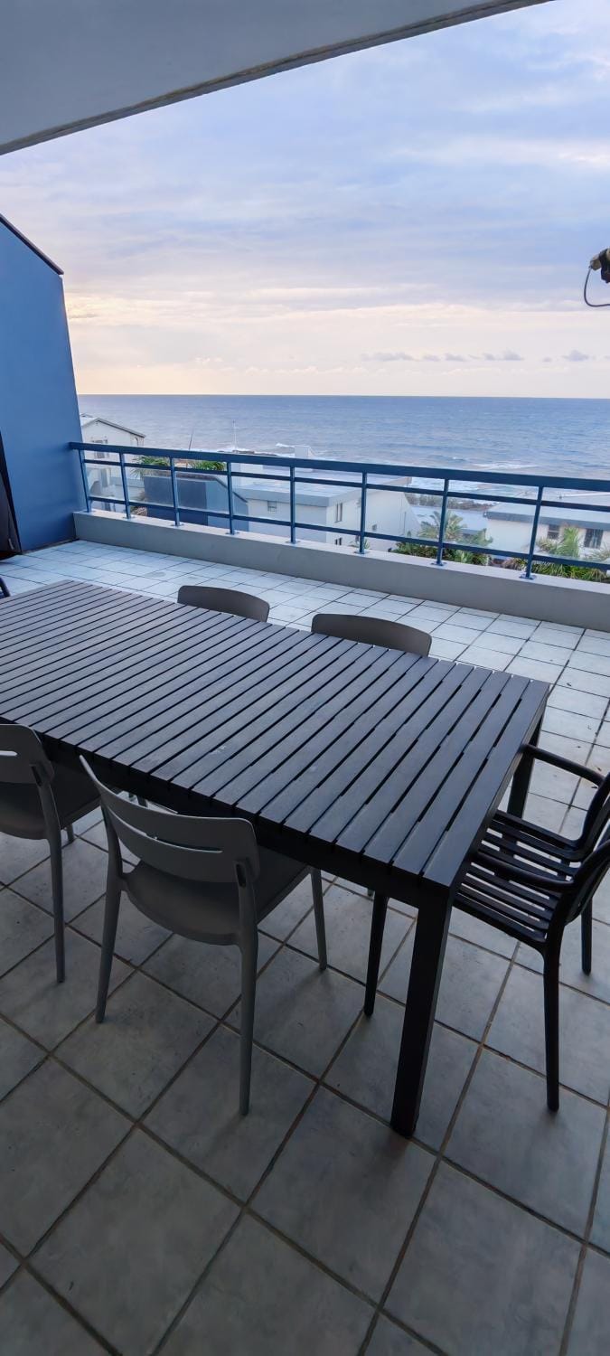 LaMouette 8 Manaba Beach Uvongo Apartment in Margate
