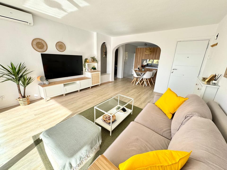 TV and multimedia, Living room, Seating area