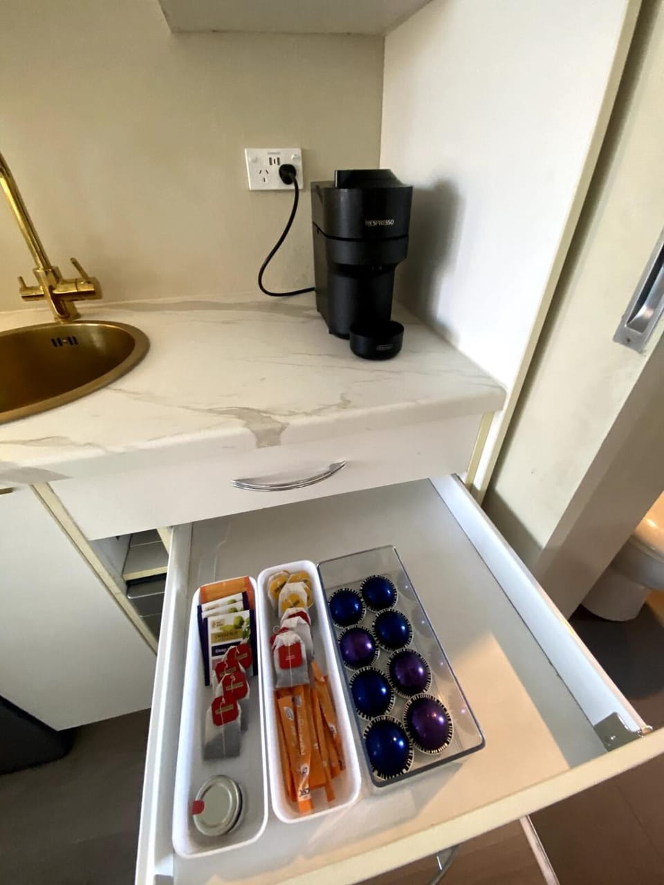 Coffee/tea facilities, Kitchen or kitchenette