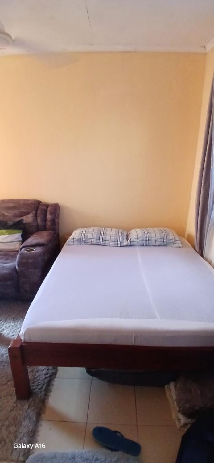 Smooth Landing Bed and Breakfast in Diani Beach