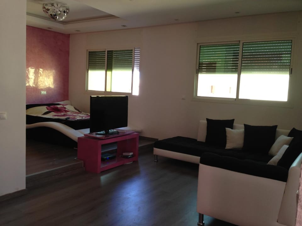 Day, Photo of the whole room