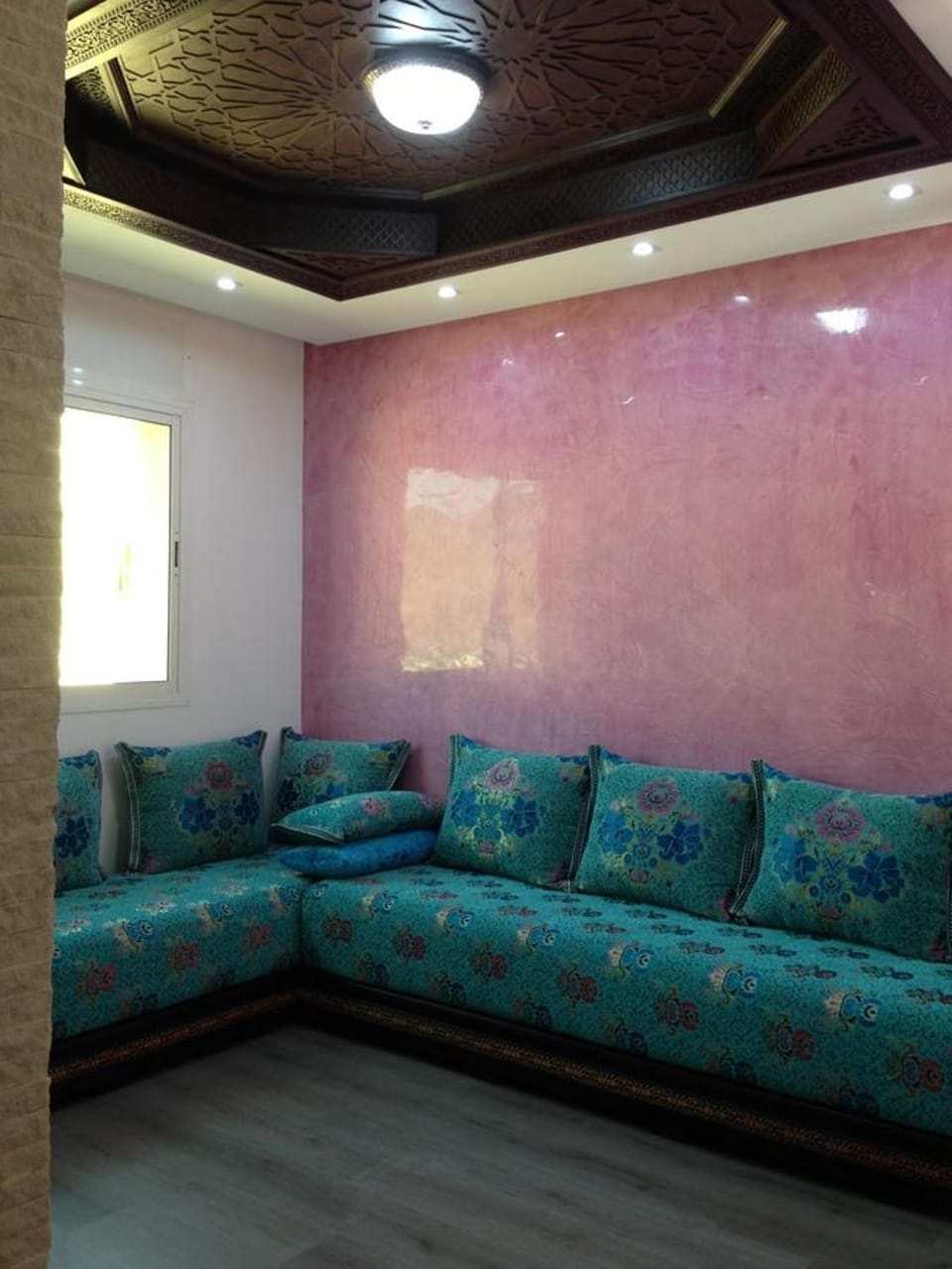 Day, Living room