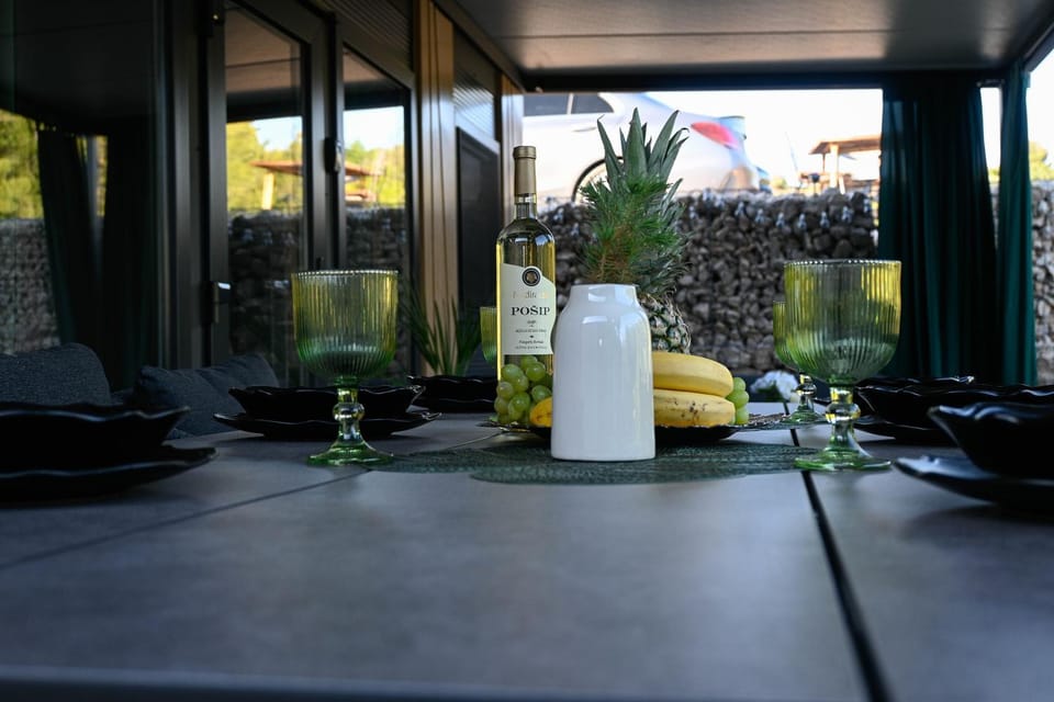 Patio, Day, Garden, Garden view