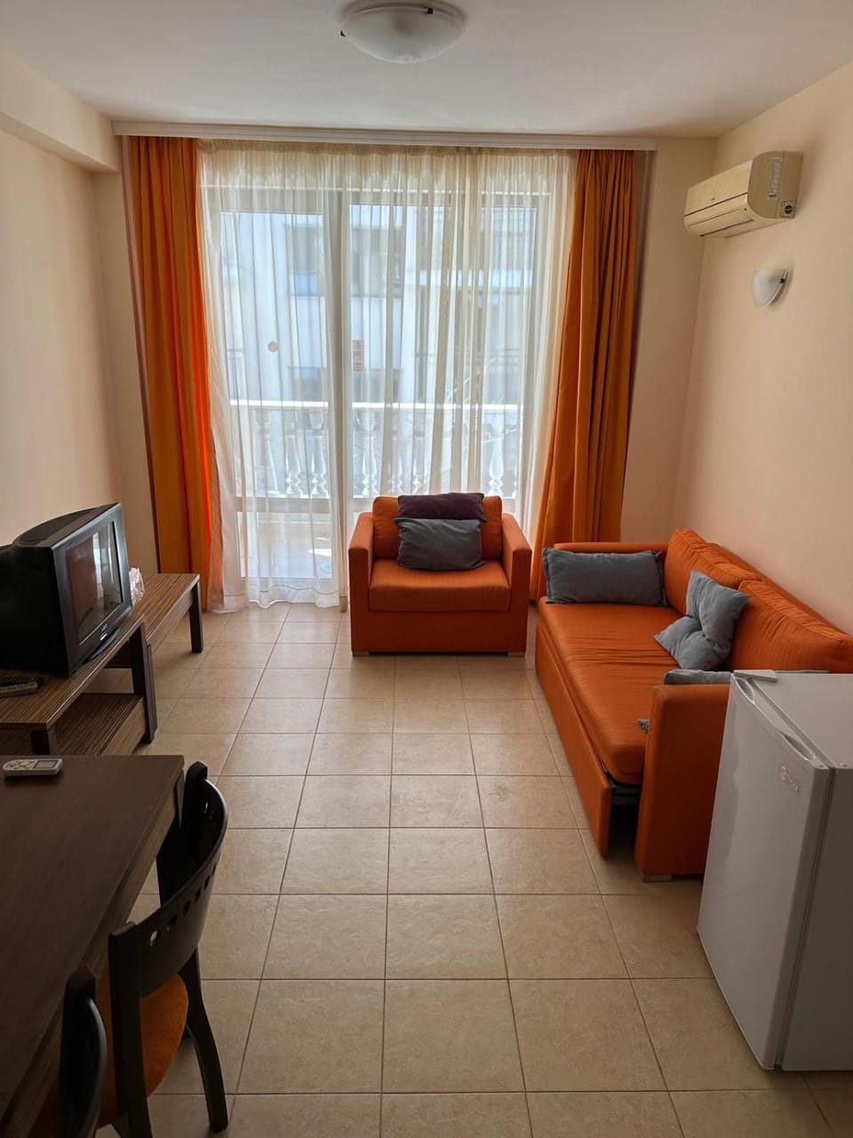 Living room, Photo of the whole room, Seating area