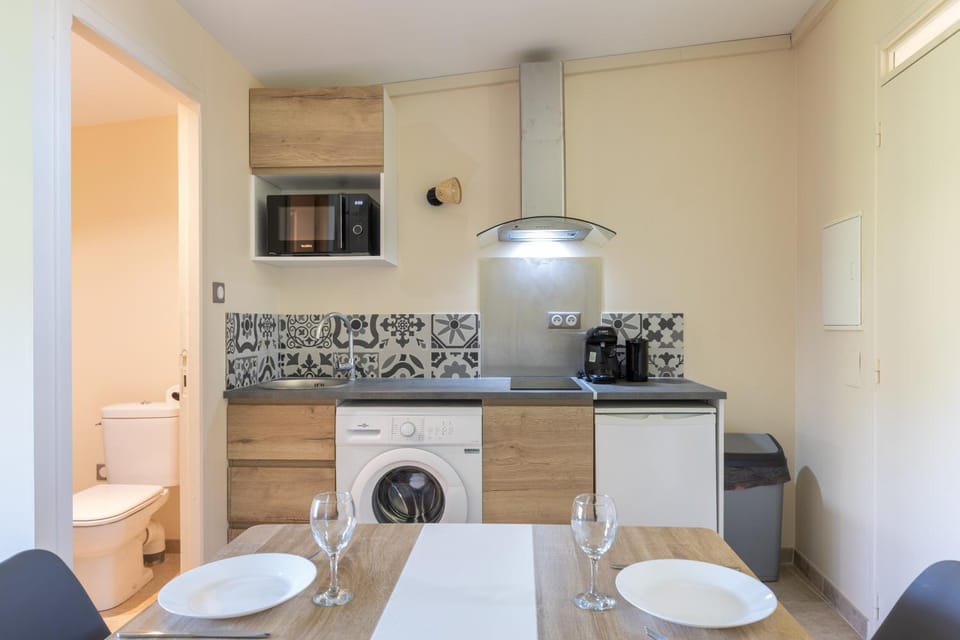 Coffee/tea facilities, kitchen