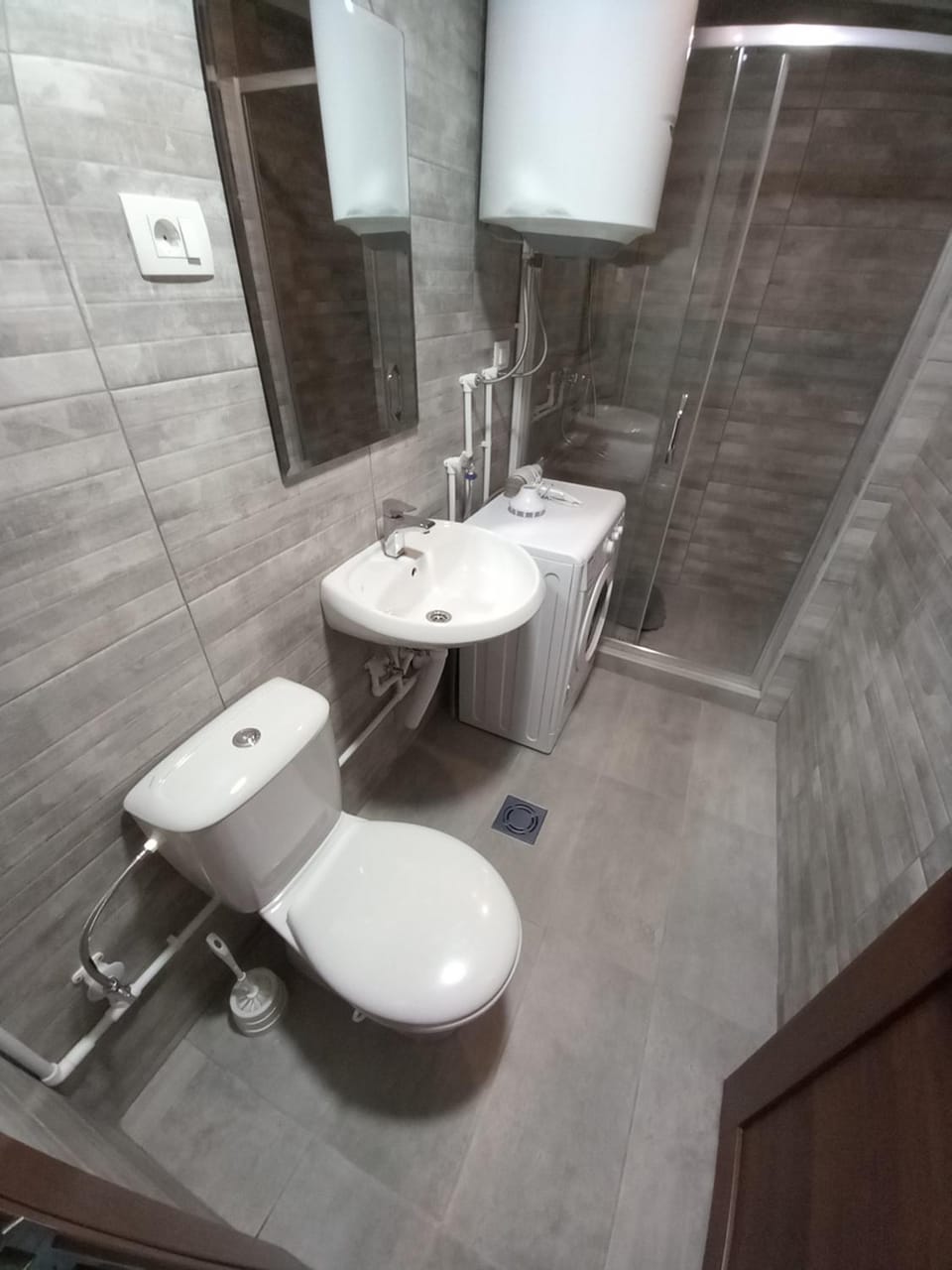 Shower, Toilet, Bathroom, towels
