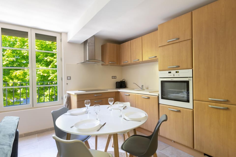 Coffee/tea facilities, kitchen