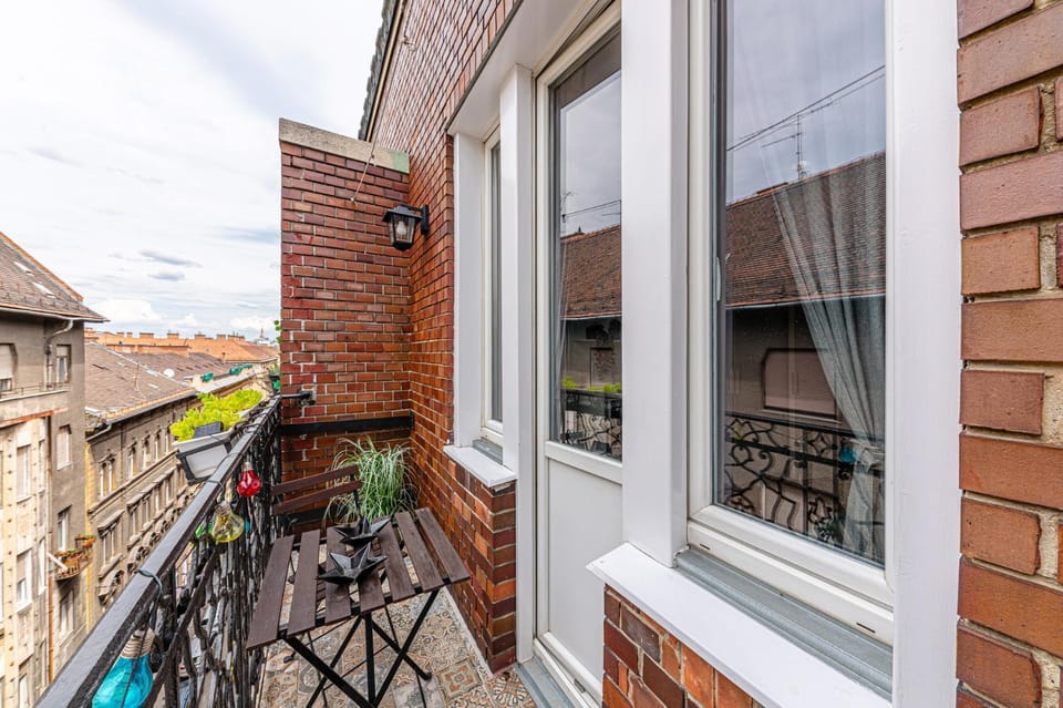Property building, View (from property/room), City view