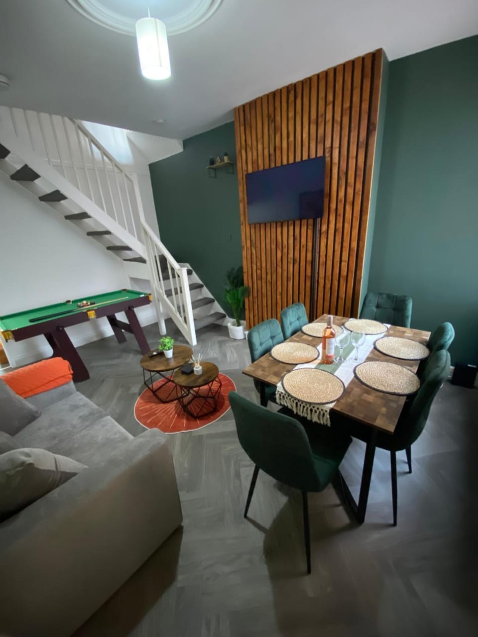 Living room, Seating area, Dining area