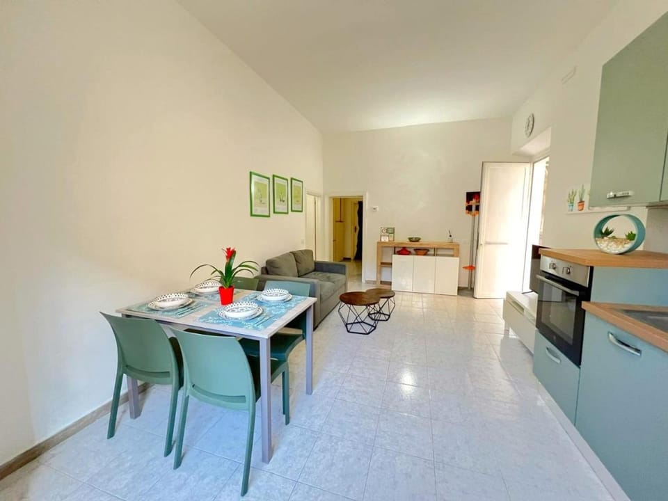 Day, Living room, Seating area