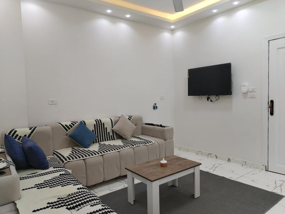 Communal lounge/ TV room, TV and multimedia, Seating area