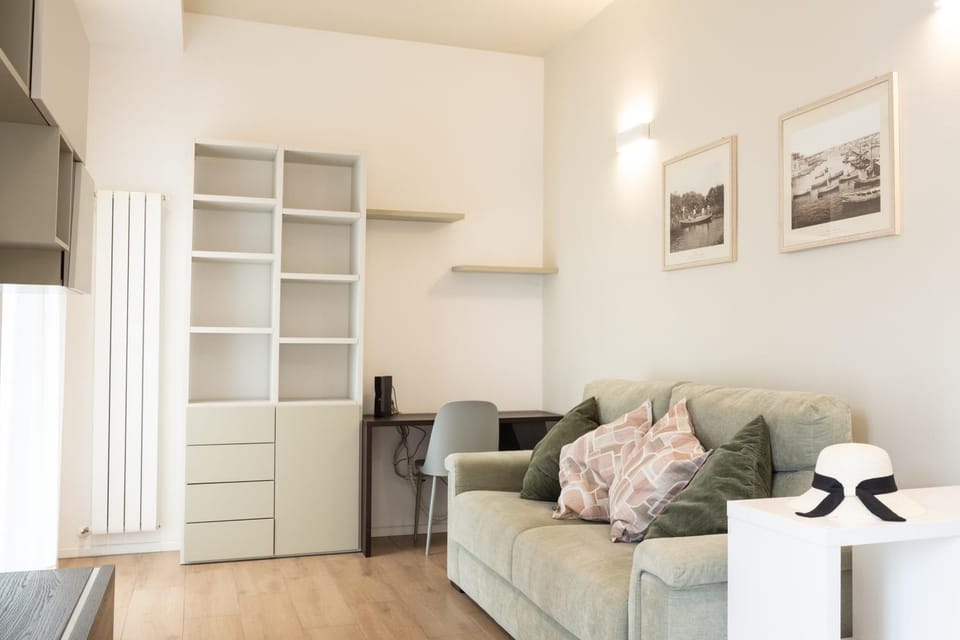 Communal lounge/ TV room, TV and multimedia, Living room