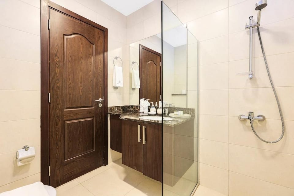 Stylish 4BR Family Villa Easy Access to Dubai Marina & Expo City Apartment in Dubai