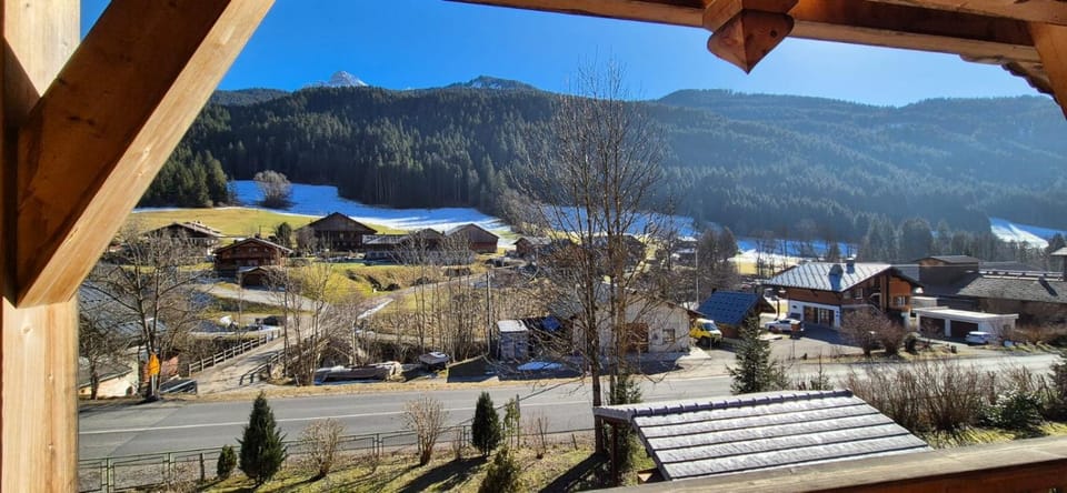 Nearby landmark, Natural landscape, Mountain view