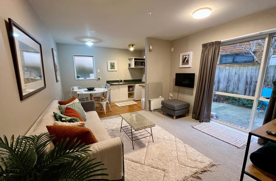 TV and multimedia, Coffee/tea facilities, Kitchen or kitchenette, Living room, Photo of the whole room, Seating area, Dining area, Family, Family, heating, toaster