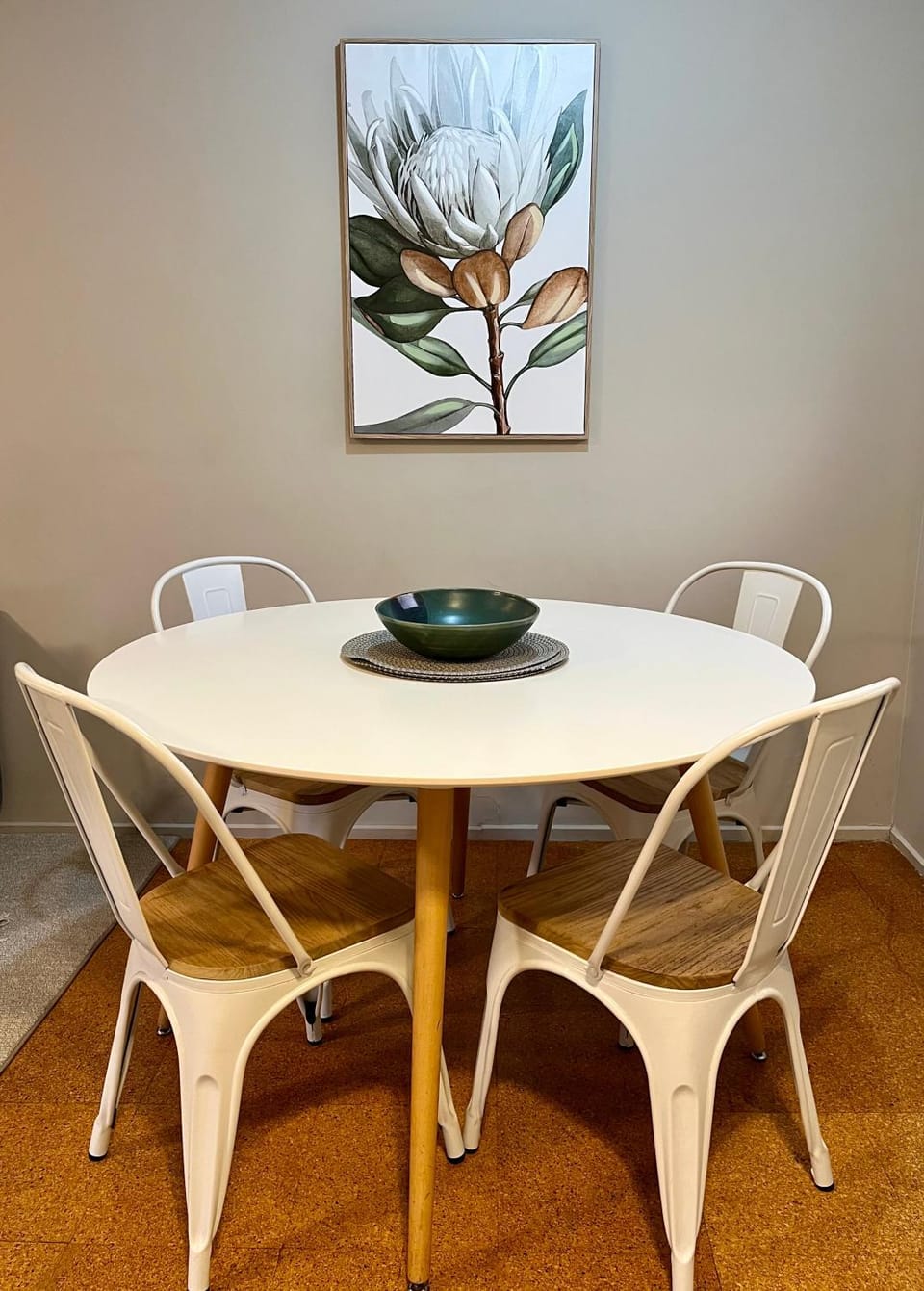 Kitchen or kitchenette, Seating area, Dining area