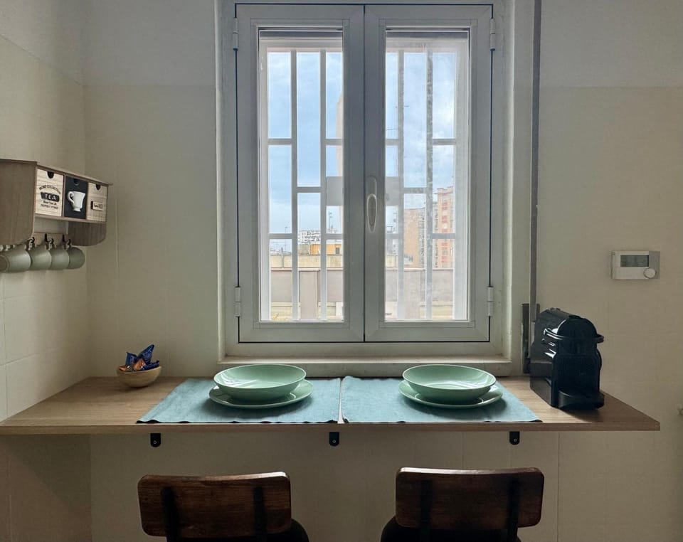 Coffee/tea facilities, Balcony/Terrace, Kitchen or kitchenette, Dining area, City view