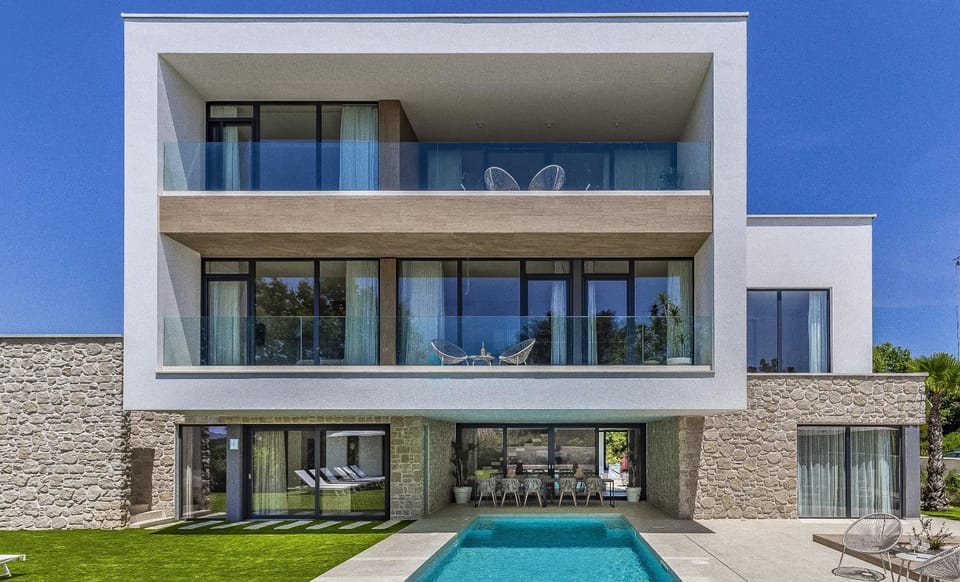 Property building, Swimming pool