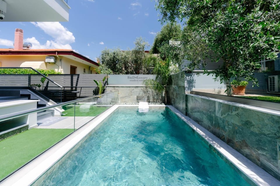 Patio, Day, Garden, Garden view, Pool view, Swimming pool, Swimming pool, sunbed