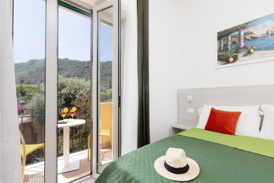 Bed, Natural landscape, Balcony/Terrace, Photo of the whole room, Bedroom, Mountain view