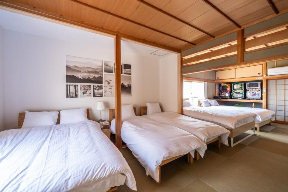 arigatouya 3 minutes by car to Chichibugahama Beach Renovate pet OK Free parking Seven beds Limited to one group per day Private lodging Apartment in Japan