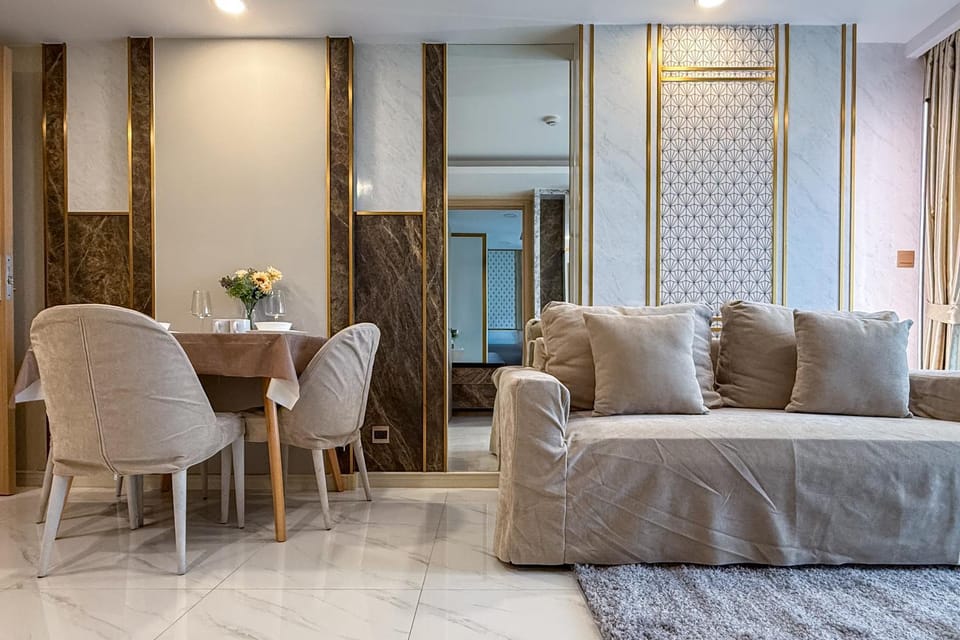 Luxury 1BR Resort-Style Suite at Dusit Grand Park 2-5 Mins to Beach Apartment in Pattaya City