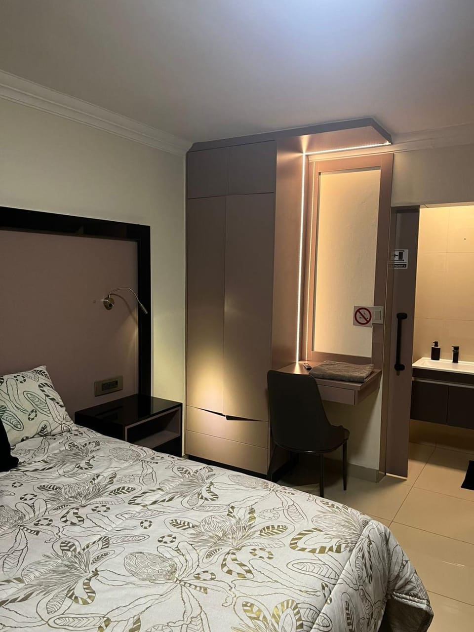QUEEN GUEST Villa Bed and Breakfast in Gauteng