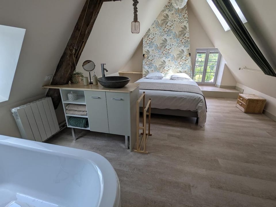 Bedroom, Bath